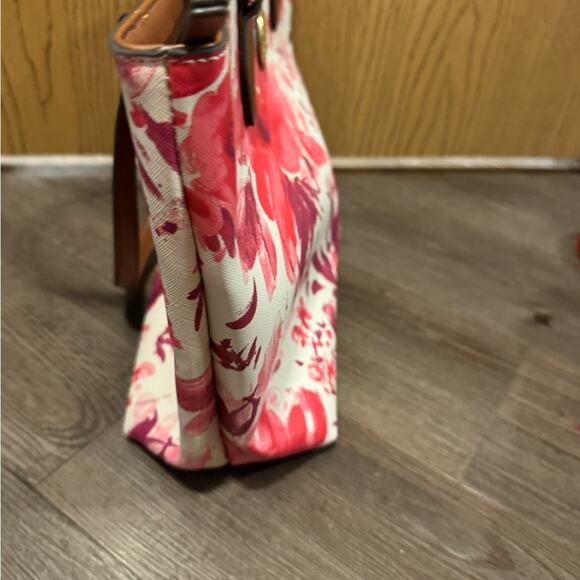 Anne Klein Floral Shoulder Bag For Spring - Picture 5 of 9